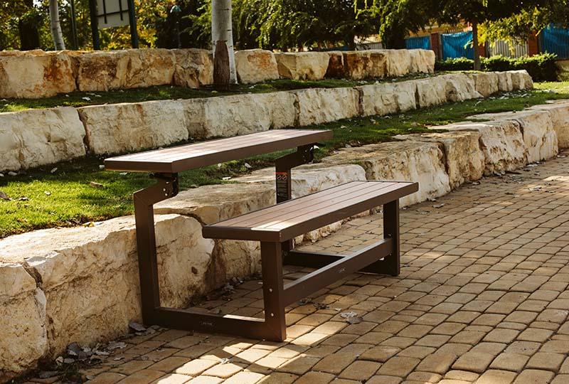 ספסל מתקפל לשולחן