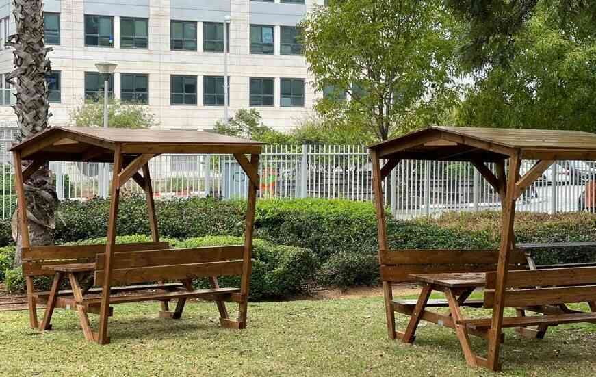 שולחן קקל מקורה ענק